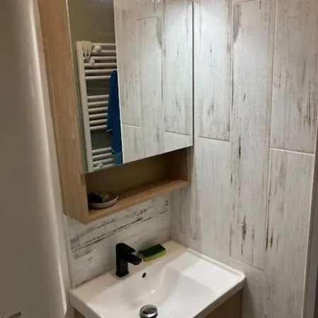 아파트 Cosy A 300m De La / Cosy Flat At 300m From The Sea 메를리몽