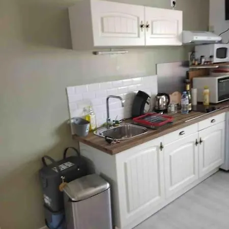 Cosy A 300m De La / Cosy Flat At 300m From The Sea